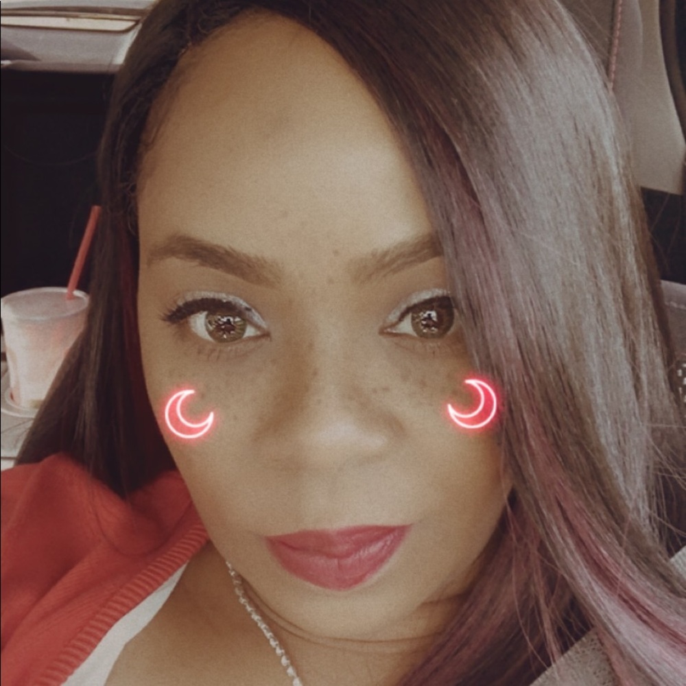 Meet your Posher, Nicolasa